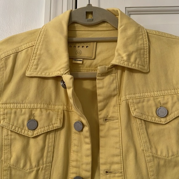 BlankNYC Distressed Yellow Denim Jacket - Picture 4 of 9